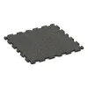Playground flooring von WARCO im Farbdesign Dark Grey Granite mit den Abmessungen 1000 x 1000 x 30 mm. Produktfoto von Artikel 3212 in der Aufsicht von schräg vorne.