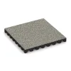 Playground safety tile von WARCO im Farbdesign Light Granite mit den Abmessungen 500 x 500 x 50 mm. Produktfoto von Artikel 5350 in der Aufsicht von schräg vorne.