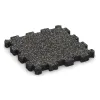 Pool Decking Tile Seamless von WARCO im Farbdesign Dark Grey Granite mit den Abmessungen 306 x 306 x 30 mm. Produktfoto von Artikel 6104 in der Aufsicht von schräg vorne.