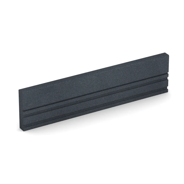 Rubber Kerb von WARCO im Farbdesign Slate grey mit den Abmessungen 100 x 5 x 25 cm. Produktfoto von Artikel 6213 in der Aufsicht von schräg vorne.