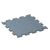 Fitness Performance Elite Rubber Gym Flooring von WARCO im Farbdesign Aged silver mit den Abmessungen 50 x 50 x 1 cm | 0,25 m². Produktfoto von Artikel 6164 in der Aufsicht von schräg vorne.
