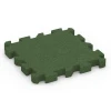 Interlocking playground safety tile von WARCO im Farbdesign Grass green mit den Abmessungen 50 x 50 x 5 cm | 0,25 m². Produktfoto von Artikel 6307 in der Aufsicht von schräg vorne.