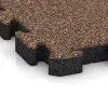 Detailaufnahme der Randausprägung von WARCO-Produkt 3061, Rubber paving, Format 500 x 500 x 50 mm, Farbe Bark & Bast.