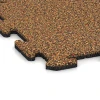 Detailaufnahme der Randausprägung von WARCO-Produkt 3873, Dog floor tile, Format 50 x 50 x 1,8 cm | 0,25 m², Farbe Terracotta.