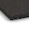 Detailaufnahme der Randausprägung von WARCO-Produkt 3643, Luxury stable mat, Format 100 × 50 × 5,5 cm, Farbe Anthracite.