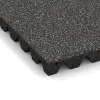 Detailaufnahme der Randausprägung von WARCO-Produkt 5542, Playground Safety Tile 4.5 cm - EN 1177 ≤ 135 cm, Format 500 x 500 x 45 mm, Farbe Dark Grey Granite.