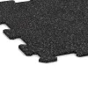 Detailaufnahme der Randausprägung von WARCO-Produkt 0921, Fitness Floor Compact, Format 485 x 485 x 8 mm, Farbe Light Green Speckled.