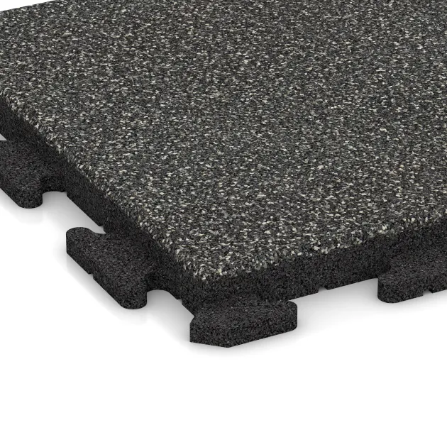 Detailaufnahme der Randausprägung von WARCO-Produkt 1339, Pool Decking Tile Classic, Format 500 x 500 x 40 mm, Farbe Dark Grey Granite.