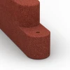 Detailaufnahme der Randausprägung von WARCO-Produkt 6640, Rubber edge restraint, Format 100 x 15 x 30 cm, Farbe Brick red.