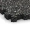 Detailaufnahme der Randausprägung von WARCO-Produkt 6104, Pool Decking Tile Seamless, Format 306 x 306 x 30 mm, Farbe Dark Grey Granite.