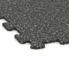 Detailaufnahme der Randausprägung von WARCO-Produkt 1019, Fitness Floor Compact, Format 970 x 970 x 8 mm, Farbe Dark Grey Granite.