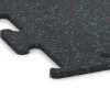 Detailaufnahme der Randausprägung von WARCO-Produkt 3758, Fitness Performance Elite Training Floor, Format 100 x 100 x 1,5 cm | 1,00 m², Farbe Light Blue Speckled.