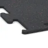 Detailaufnahme der Randausprägung von WARCO-Produkt 3769, Fitness Performance Elite Training Floor, Format 500 x 500 x 15 mm, Farbe Light Red Speckled.