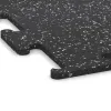Detailaufnahme der Randausprägung von WARCO-Produkt 3780, Fitness Performance Elite Training Floor, Format 500 x 500 x 15 mm, Farbe Light Grey Speckled.