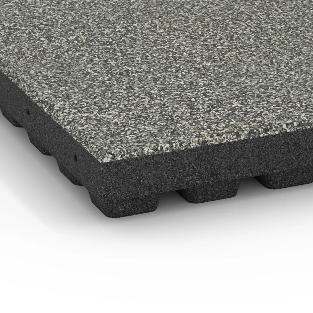Detailaufnahme der Randausprägung von WARCO-Produkt 6441, Playground safety tile – CFH 210 cm, Format 50 x 50 x 7 cm, Farbe Grey Granite.