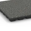 Detailaufnahme der Randausprägung von WARCO-Produkt 6431, Playground safety tile – CFH 160 cm, Format 50 x 50 x 4,8 cm, Farbe Dark Grey Granite.