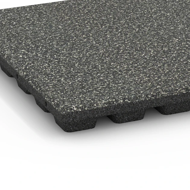 Detailaufnahme der Randausprägung von WARCO-Produkt 6431, Playground safety tile – CFH 160 cm, Format 50 x 50 x 4,8 cm, Farbe Dark Grey Granite.