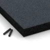 Detailaufnahme der Randausprägung von WARCO-Produkt 6269, Playground safety tile – 180 cm, Format 50 x 50 x 6 cm, Farbe Slate grey.
