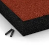 Detailaufnahme der Randausprägung von WARCO-Produkt 6209, Playground Safety Tiles, Format 50 x 50 x 11 cm, Farbe Brick red.