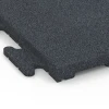 Detailaufnahme der Randausprägung von WARCO-Produkt 7055, Patio Tile Linea, Format 50 x 50 x 3 cm | 0,25 m², Farbe Slate grey.