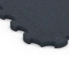 Detailaufnahme der Randausprägung von WARCO-Produkt 6391, Stallmatte Puzzle, Format 102,5 x 102,5 x 3 cm | 1,05 m², Farbe Anthracite.