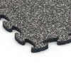 Detailaufnahme der Randausprägung von WARCO-Produkt 6823, Fitness Active Floor System, Format 44,6 x 44,6 x 1,8 cm, Farbe Dark Grey Granite.