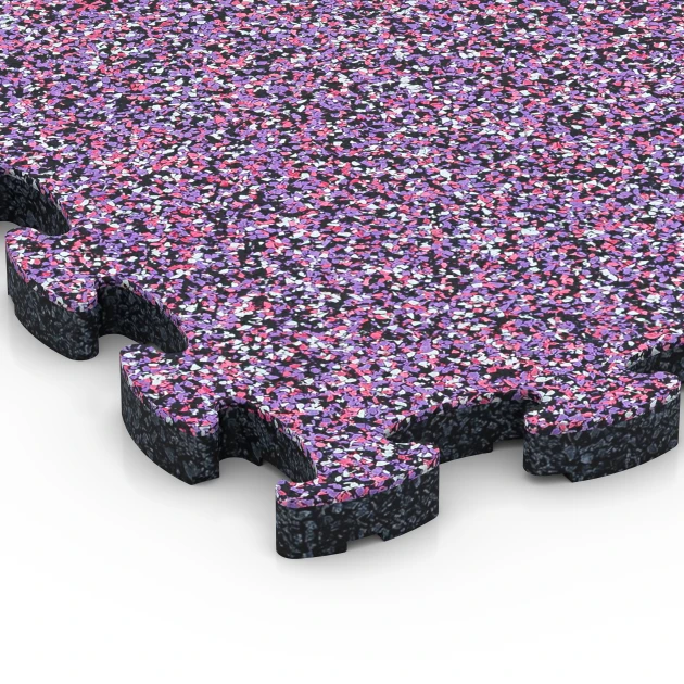 Detailaufnahme der Randausprägung von WARCO-Produkt 6774, Pool Surround Tiles, Format 28,9 x 28,9 x 1,8 cm, Farbe Lavender.