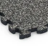 Detailaufnahme der Randausprägung von WARCO-Produkt 6814, Stone Carpet Click Tile, Format 28,9 x 28,9 x 1,8 cm, Farbe Dark Grey Granite.