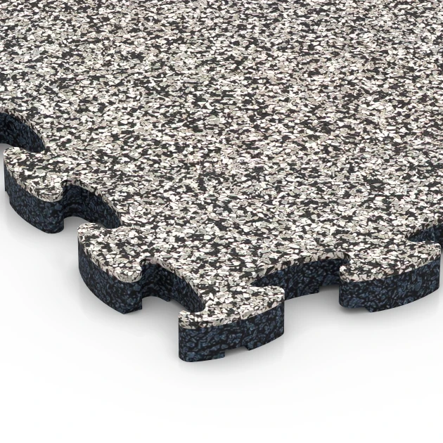Detailaufnahme der Randausprägung von WARCO-Produkt 6815, Stone Carpet Click Tile, Format 28,9 x 28,9 x 1,8 cm, Farbe Grey Granite.