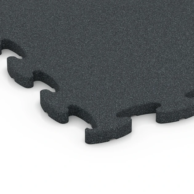 Detailaufnahme der Randausprägung von WARCO-Produkt 6966, Fitness Premium Performance Flooring, Format 45,9 x 45,9 x 1,8, Farbe Anthracite.