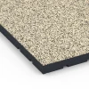Detailaufnahme der Randausprägung von WARCO-Produkt 7147, Outdoor Gym Flooring, Format 60 x 60 x 4 cm | 0,36 m², Farbe Travertine.