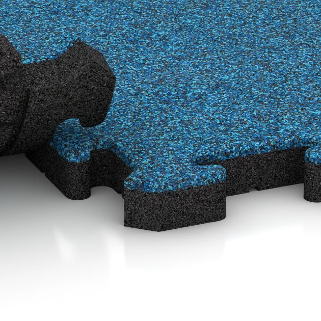 Großaufnahme vom Verbindungssystem von WARCO-Boden 4011 - Dog floor tile im Farbdesign Atlantic. Abmessungen 50 x 50 x 4 cm | 0,25 m².