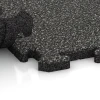 Großaufnahme vom Verbindungssystem von WARCO-Boden 2669 - Dog floor tile im Farbdesign Dark Grey Granite. Abmessungen 50 x 50 x 3 cm | 0,25 m².