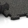 Großaufnahme vom Verbindungssystem von WARCO-Boden 3212 - Playground flooring im Farbdesign Dark Grey Granite. Abmessungen 1000 x 1000 x 30 mm.