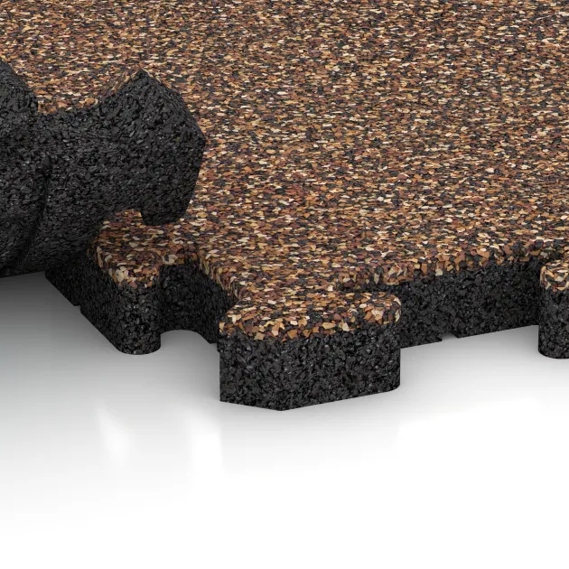Großaufnahme vom Verbindungssystem von WARCO-Boden 4946 - Edge Tile im Farbdesign Bark & Bast. Abmessungen 500 x 235 x 40 mm.