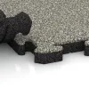 Großaufnahme vom Verbindungssystem von WARCO-Boden 5113 - Corner Tile im Farbdesign Light Granite. Abmessungen 485 x 485 x 40 mm.