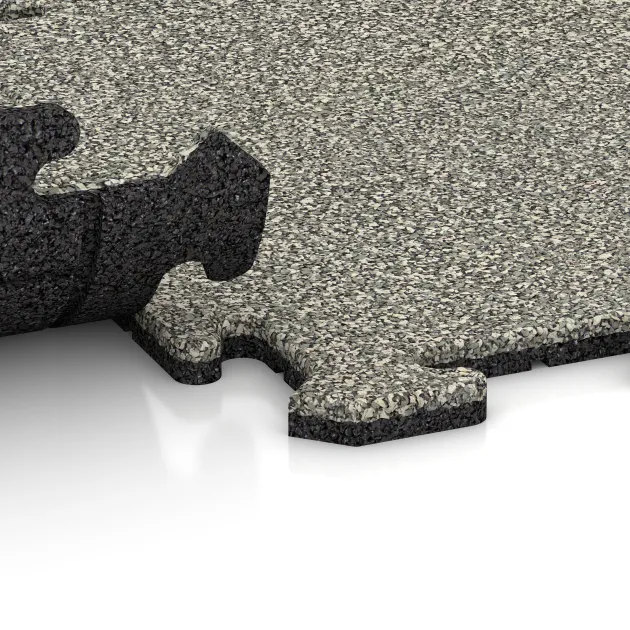 Großaufnahme vom Verbindungssystem von WARCO-Boden 0126 - Pool Surround Tile im Farbdesign Light Granite. Abmessungen 500 x 500 x 18 mm.