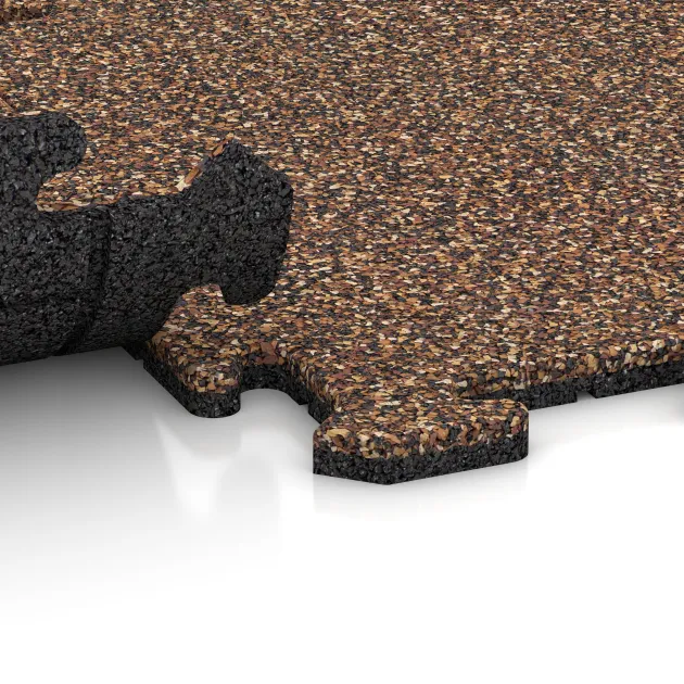 Großaufnahme vom Verbindungssystem von WARCO-Boden 3902 - Dog sports floor HD im Farbdesign Bark & Bast. Abmessungen 500 x 500 x 18 mm.