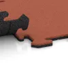 Großaufnahme vom Verbindungssystem von WARCO-Boden 6214 - Balcony tile 1.8 cm – weatherproof im Farbdesign Bright Red-Orange. Abmessungen 500 x 500 x 18 mm.