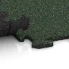 Großaufnahme vom Verbindungssystem von WARCO-Boden 3928 - Dog floor tile im Farbdesign English Lawn. Abmessungen 1000 x 1000 x 18 mm.