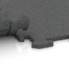 Großaufnahme vom Verbindungssystem von WARCO-Boden 3962 - Dog sports floor HD im Farbdesign Slate grey. Abmessungen 1000 x 1000 x 18 mm.