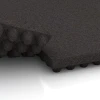 Großaufnahme vom Verbindungssystem von WARCO-Boden 3643 - Luxury stable mat im Farbdesign Anthracite. Abmessungen 100 × 50 × 5,5 cm.