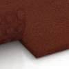 Großaufnahme vom Verbindungssystem von WARCO-Boden 6647 - Stallplatte im Farbdesign Brick red. Abmessungen 100 x 50 x 4 cm.