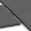 Großaufnahme vom Verbindungssystem von WARCO-Boden 0577 - Playground safety tile im Farbdesign Slate grey. Abmessungen 500 x 500 x 30 mm.