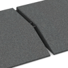 Großaufnahme vom Verbindungssystem von WARCO-Boden 0460 - Edge tile (one chamfered side) im Farbdesign Slate grey. Abmessungen 500 x 500 x 100 mm.