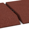 Großaufnahme vom Verbindungssystem von WARCO-Boden 0486 - Corner tile (two chamfered sides) im Farbdesign Brick red. Abmessungen 500 x 500 x 65 mm.