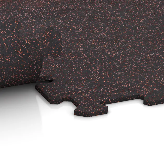 Großaufnahme vom Verbindungssystem von WARCO-Boden 1033 - Stair covering im Farbdesign Light Red Speckled. Abmessungen 970 x 970 x 8 mm.