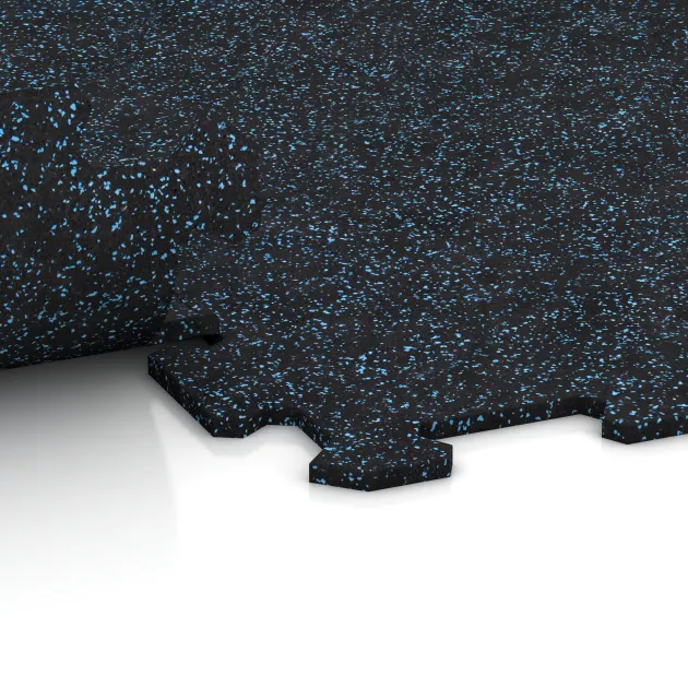 Großaufnahme vom Verbindungssystem von WARCO-Boden 1038 - Stair covering im Farbdesign Light Blue Speckled. Abmessungen 970 x 970 x 8 mm.