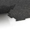 Großaufnahme vom Verbindungssystem von WARCO-Boden 6454 - Fitness Floor Compact im Farbdesign Light Yellow Speckled. Abmessungen 100 × 100 × 0,8 cm.