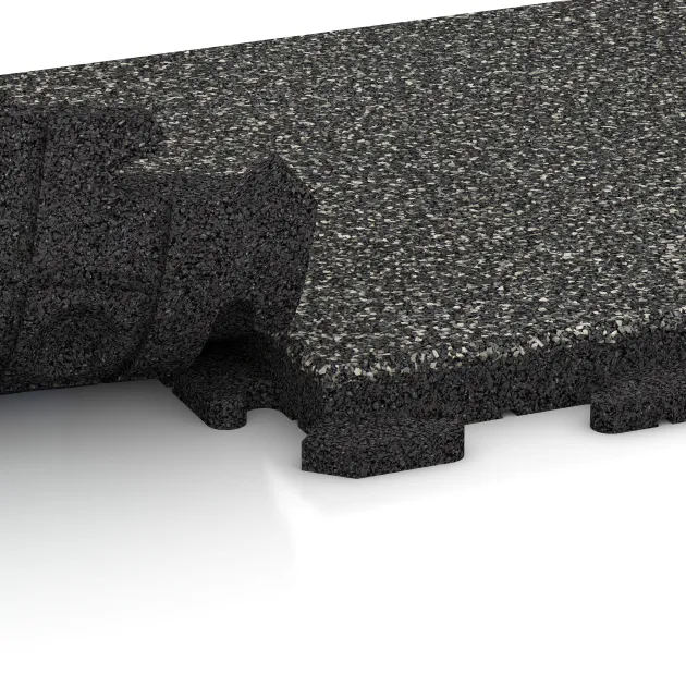 Großaufnahme vom Verbindungssystem von WARCO-Boden 1339 - Pool Decking Tile Classic im Farbdesign Dark Grey Granite. Abmessungen 500 x 500 x 40 mm.